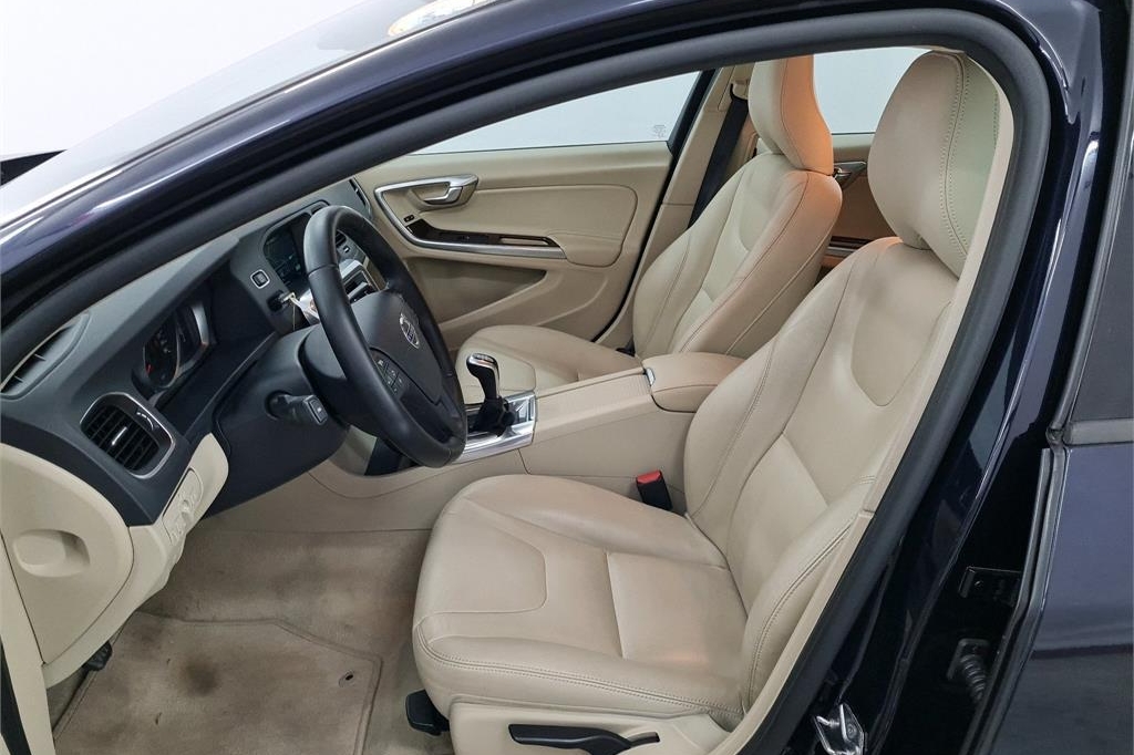 Volvo V60 2016 фото 3