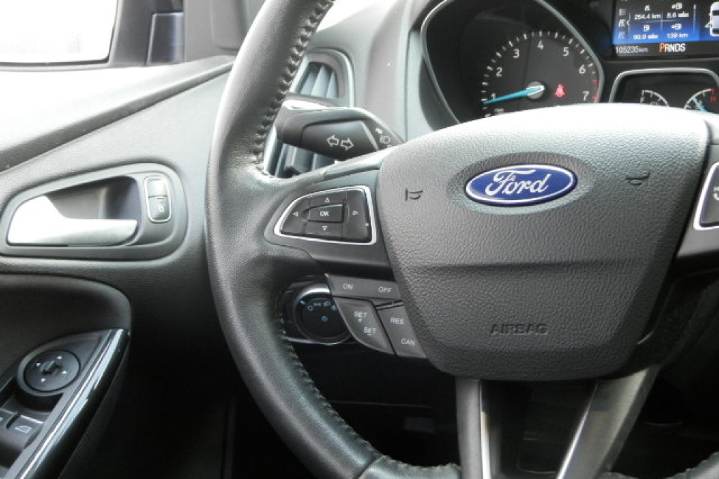 Ford Focus TITANIUM 2017 photo 19