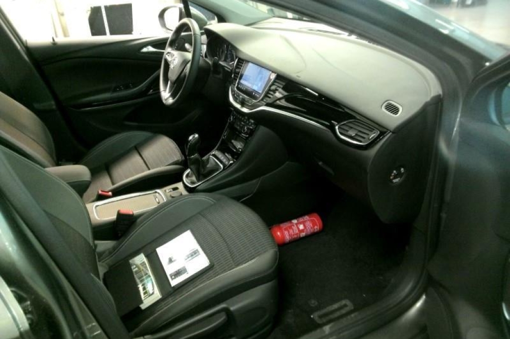 Opel Astra 2020 фото 4