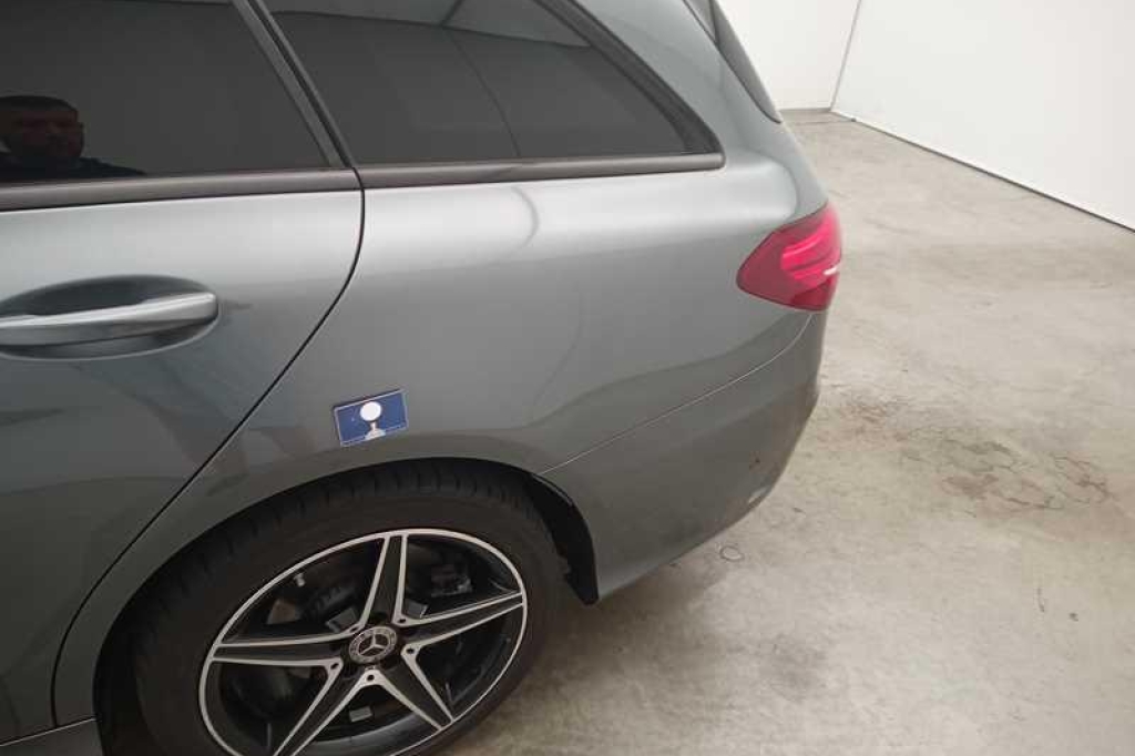 Mercedes-AMG C-Klasse 2017 фото 40