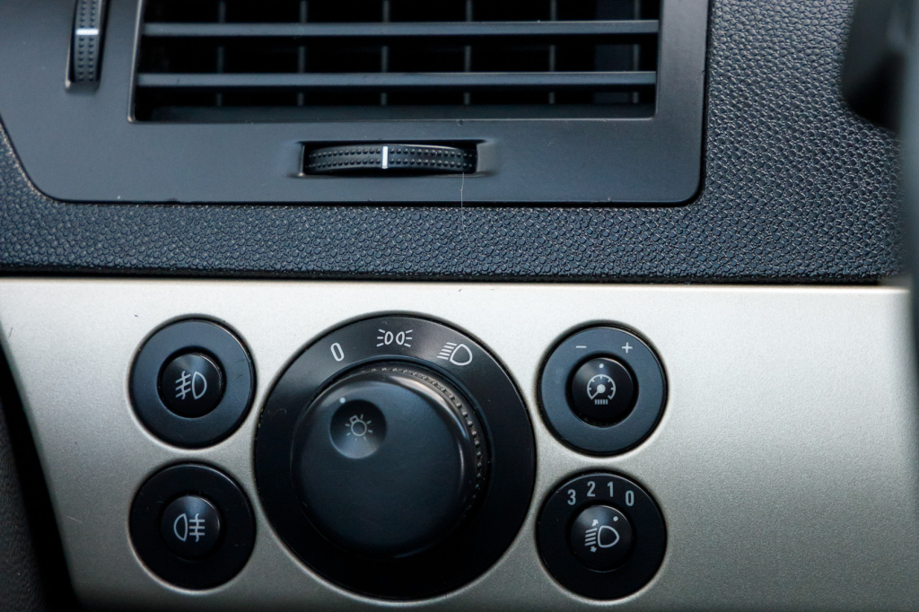 Opel Astra H фото 11