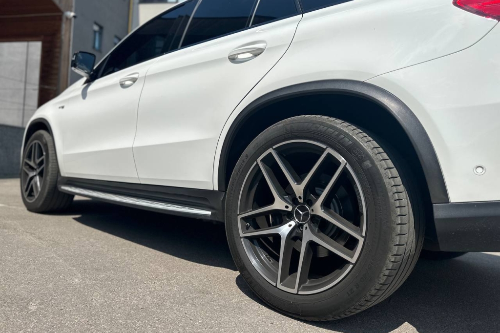 Mercedes-Benz GLE 43 AMG 2018 photo 6