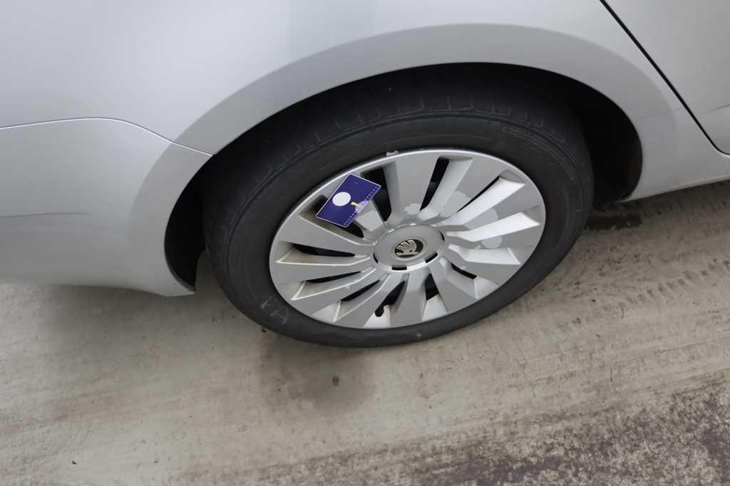 Skoda Octavia Combi 2018 фото 25