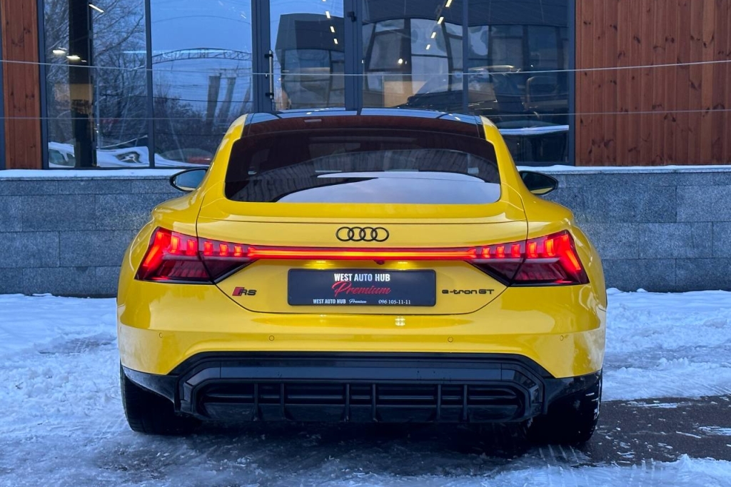 Audi RS e-tron GT 2021 photo 4