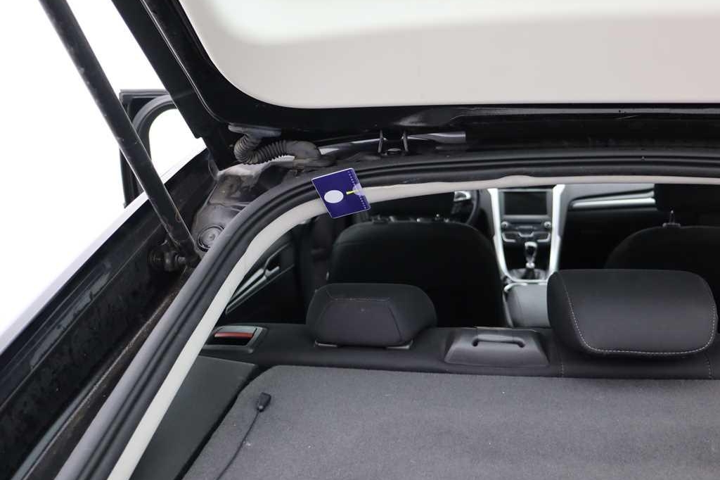 Ford Mondeo 2016 фото 38