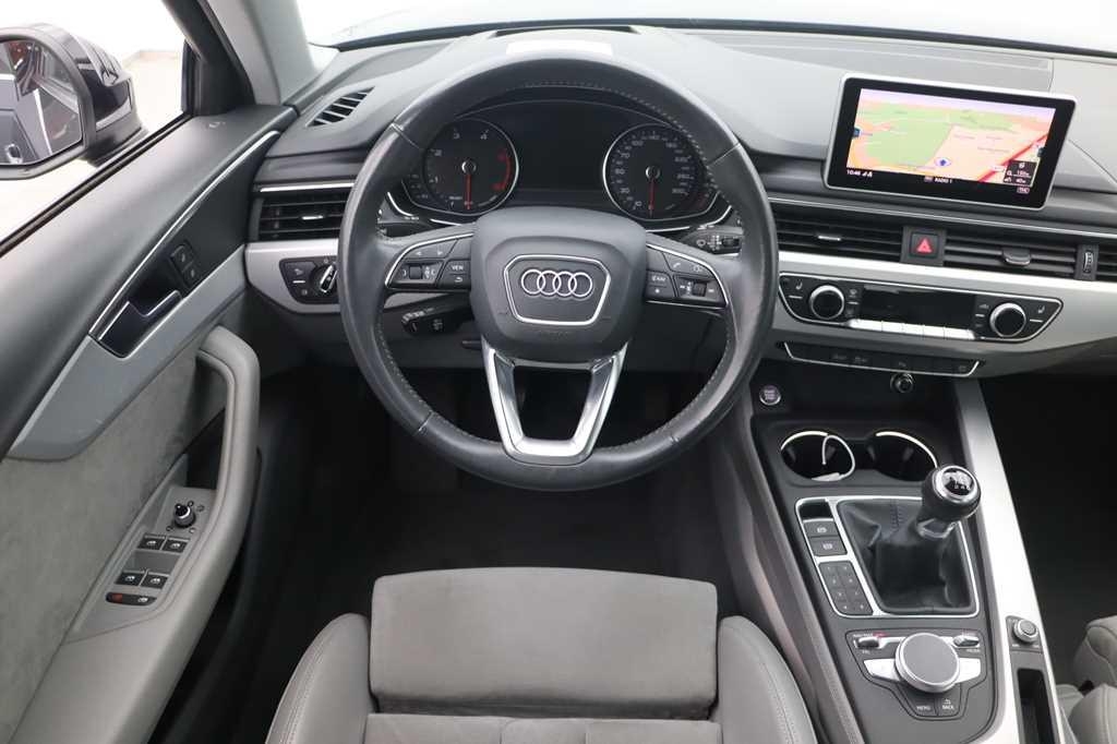 Audi A4 2016 photo 1