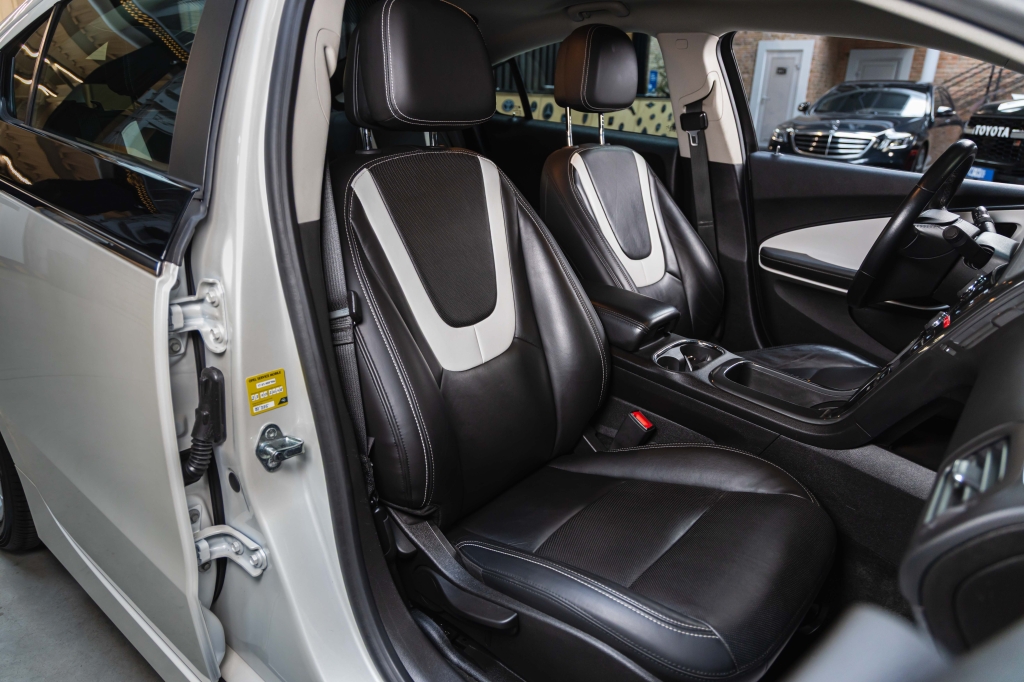 Opel Ampera 2011 фото 37