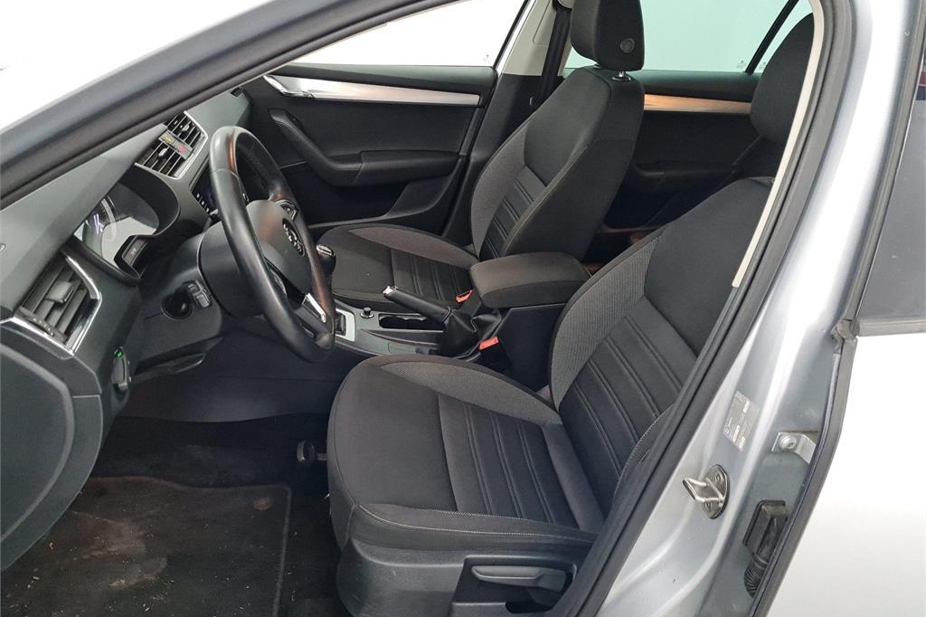 Skoda Octavia Combi 2017 фото 5