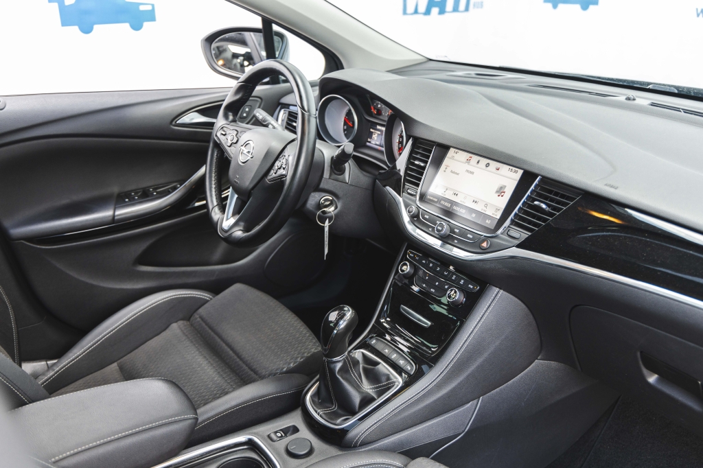 Opel Astra K 2016 фото 14
