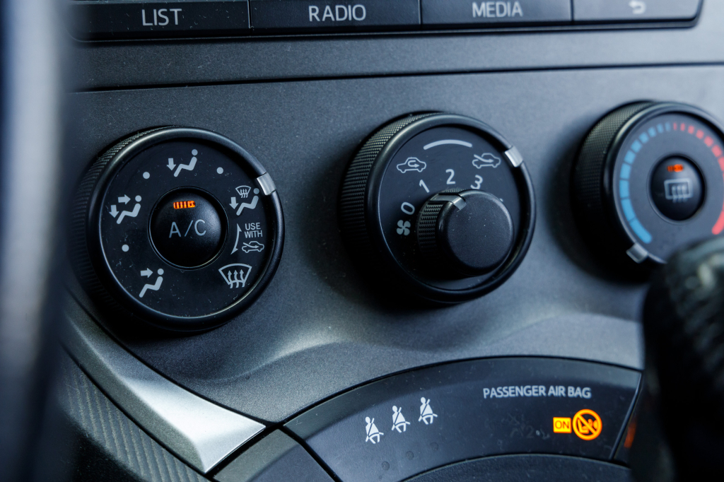 Subaru Trezia 2012 photo 18