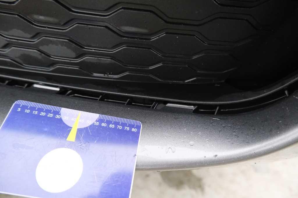 Jaguar XE 2015 photo 22