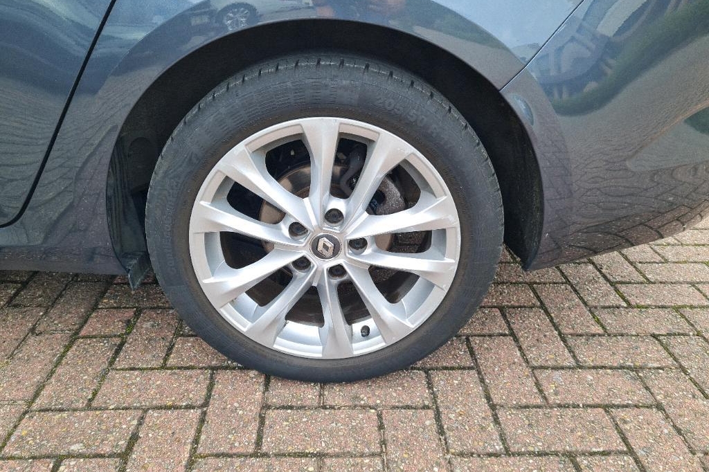 Renault Megane Grandtour 2017 photo 18