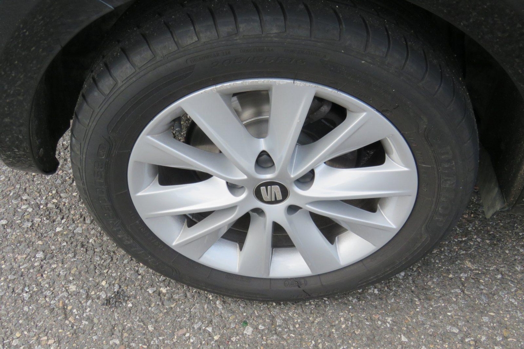 SEAT Leon 2017 фото 5