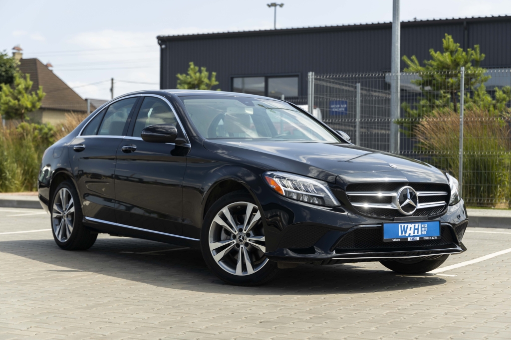Mercedes-Benz C-Class C300 4Matic 2019 photo 12
