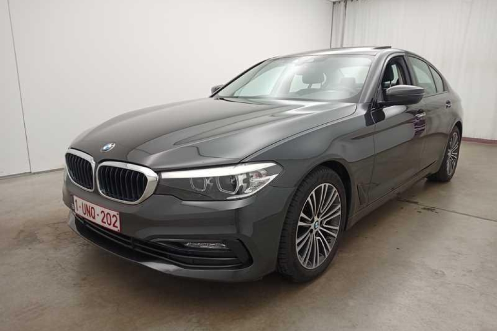 BMW 5 Series 2018 photo 2
