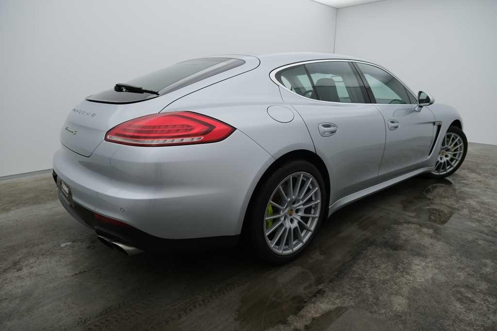 Porsche Panamera 2016 photo 1