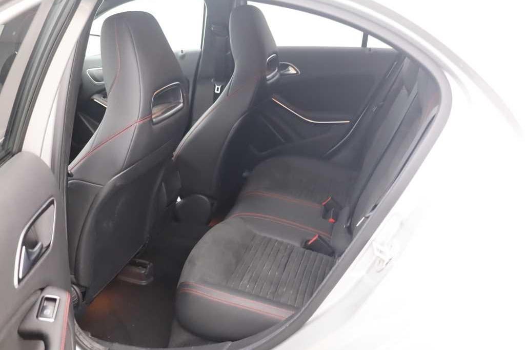 Mercedes-Benz A-Klasse 2016 photo 2