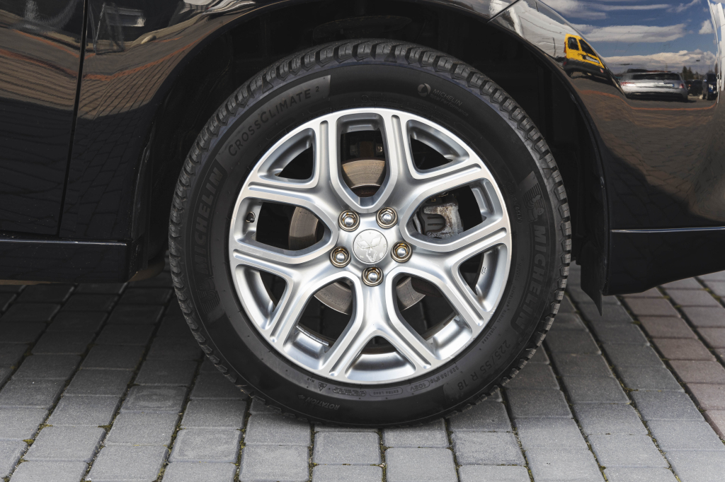 Mitsubishi Outlander PHEV Plug-In Hybrid 2013 photo 7