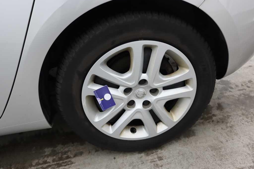 Opel Astra 2018 фото 25