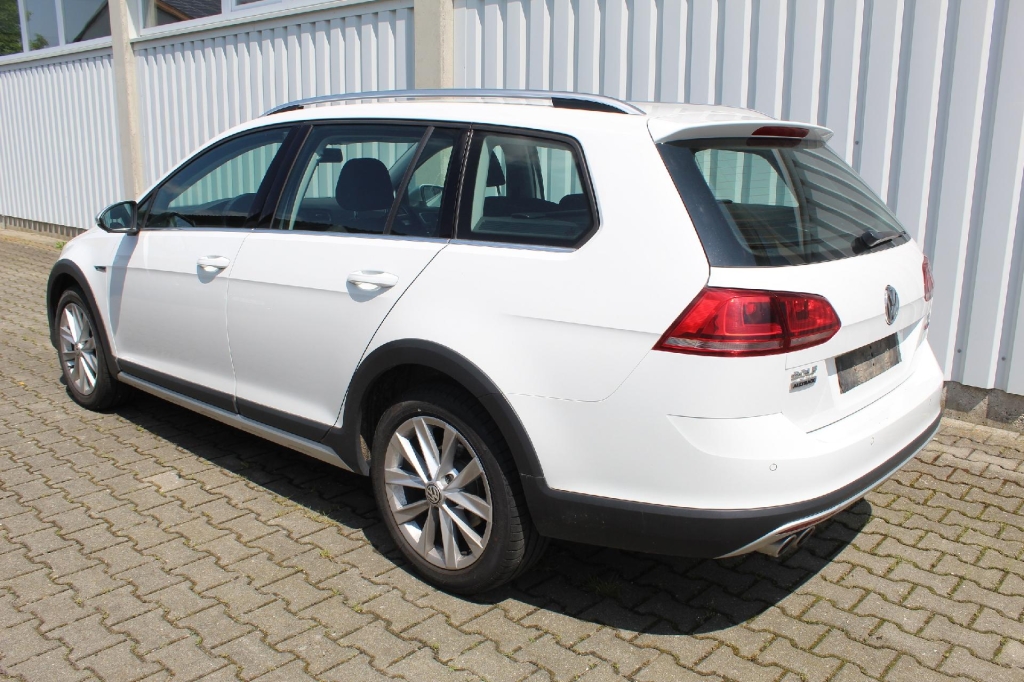 Volkswagen Golf Variant Alltrack 2015 photo 6