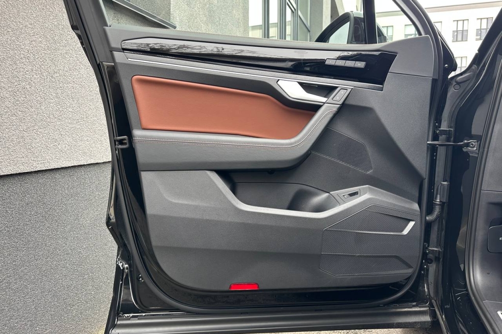 Volkswagen Touareg R-line Platinum 2024 photo 8