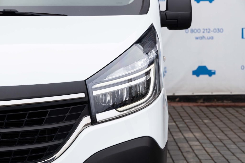 Renault Trafic 2019 photo 1