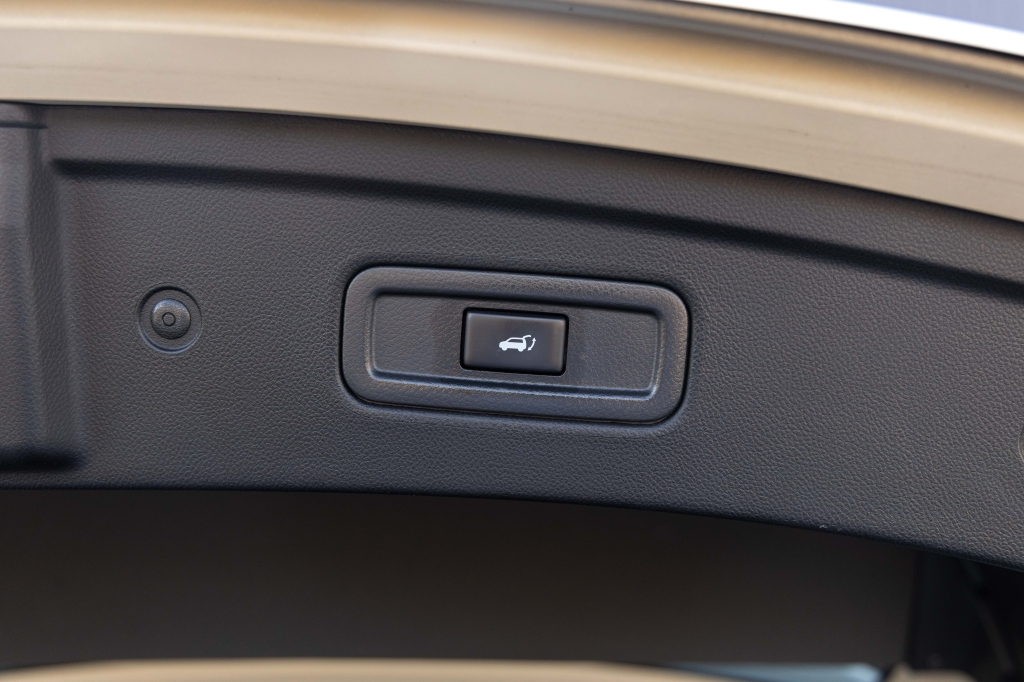 Infiniti QX70 2015 фото 32