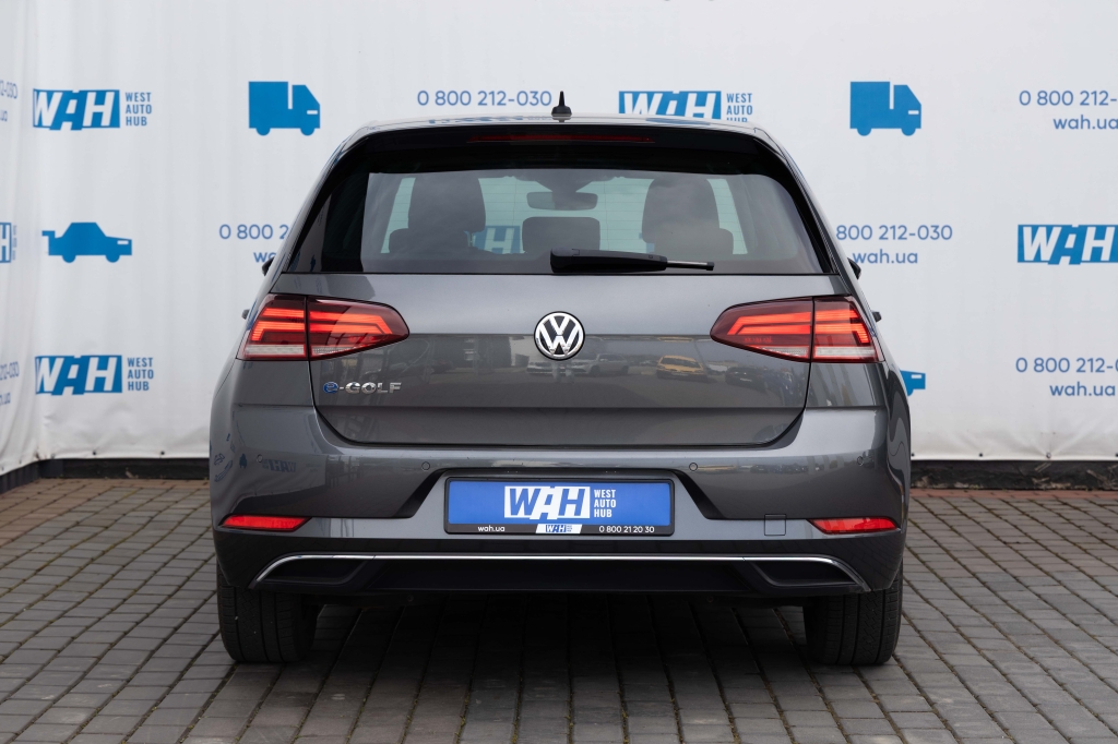 Volkswagen e-Golf 2018 фото Volkswagen e-Golf 2018 фото 7