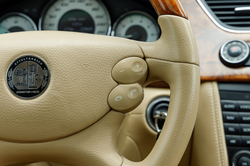 Mercedes-Benz CLS 500 2005 photo 14