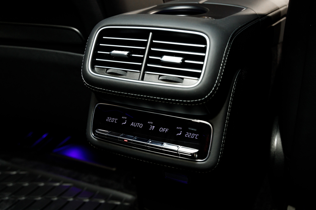 Mercedes-Benz Maybach GLS 600 2022 photo 38