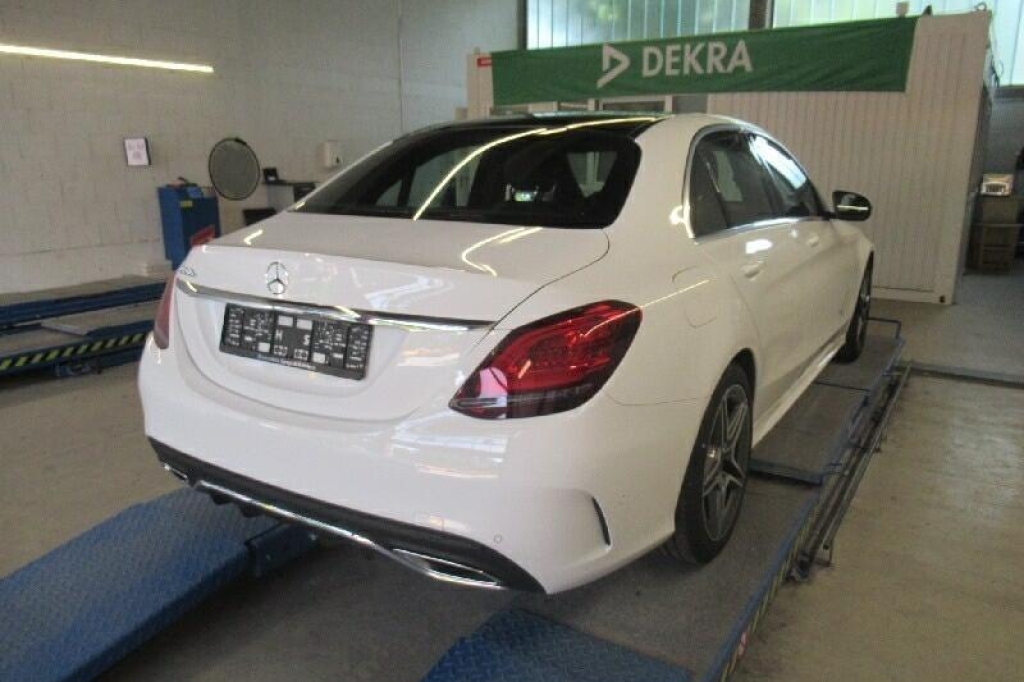 Mercedes-AMG C-Klasse 2019 photo 2