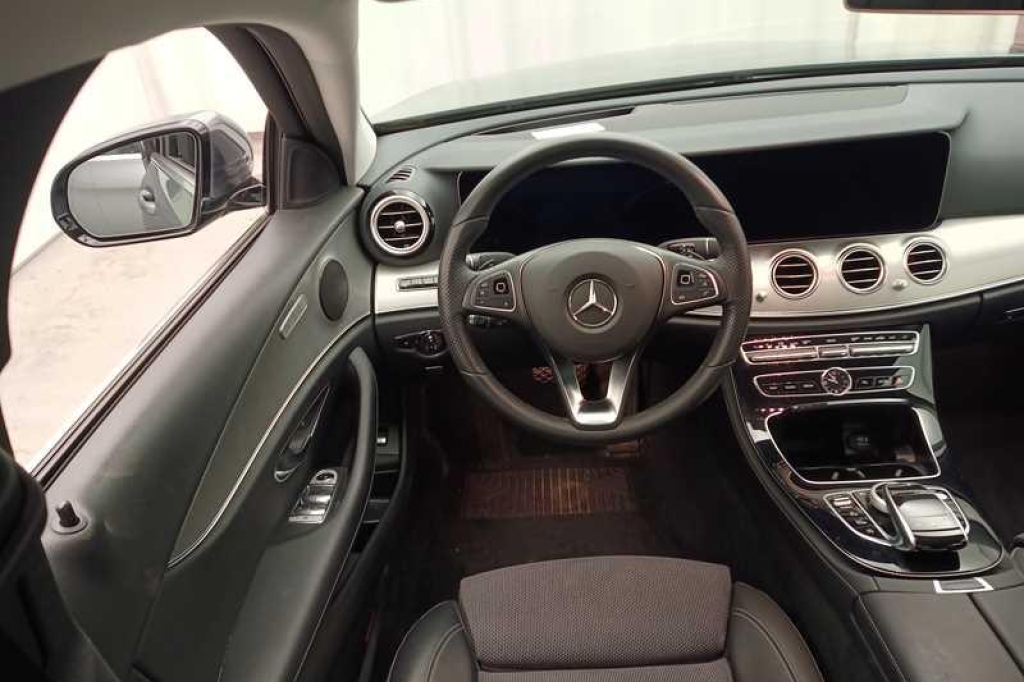 Mercedes-AMG E-Klasse 2017 photo 2