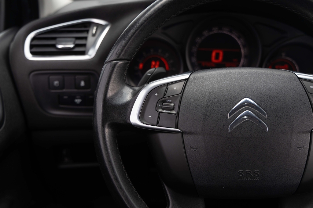 Citroen C4 2015 photo Citroen C4 2015 photo 16