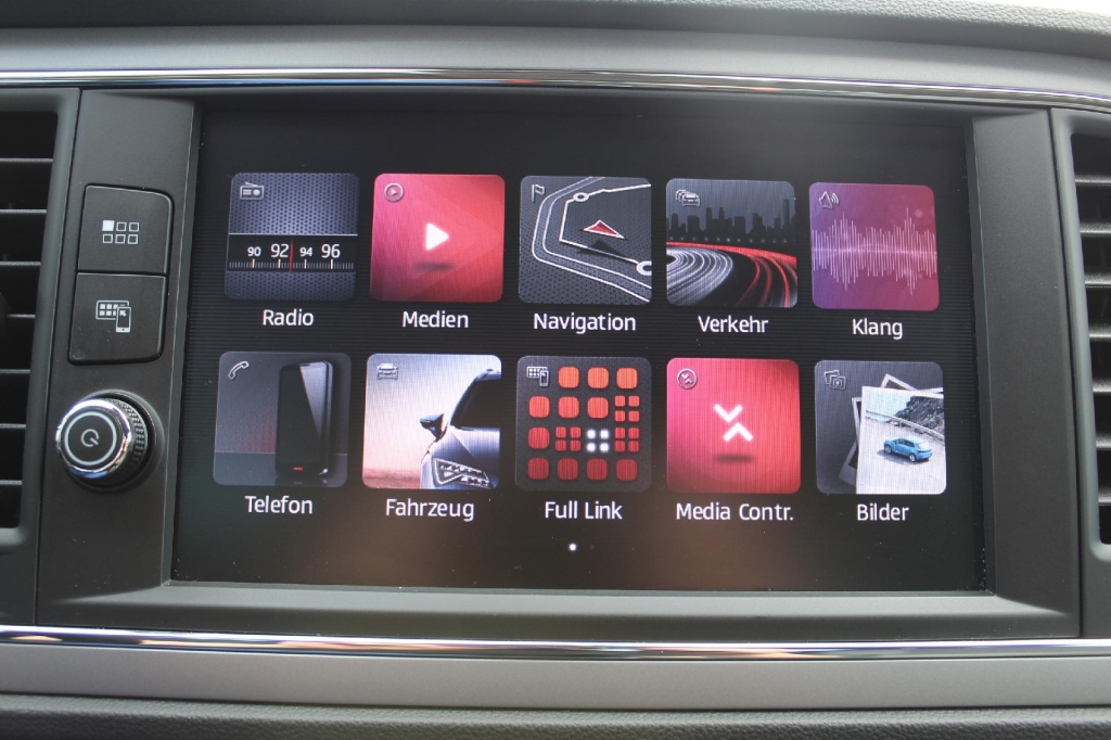 SEAT Leon 2019 photo 6