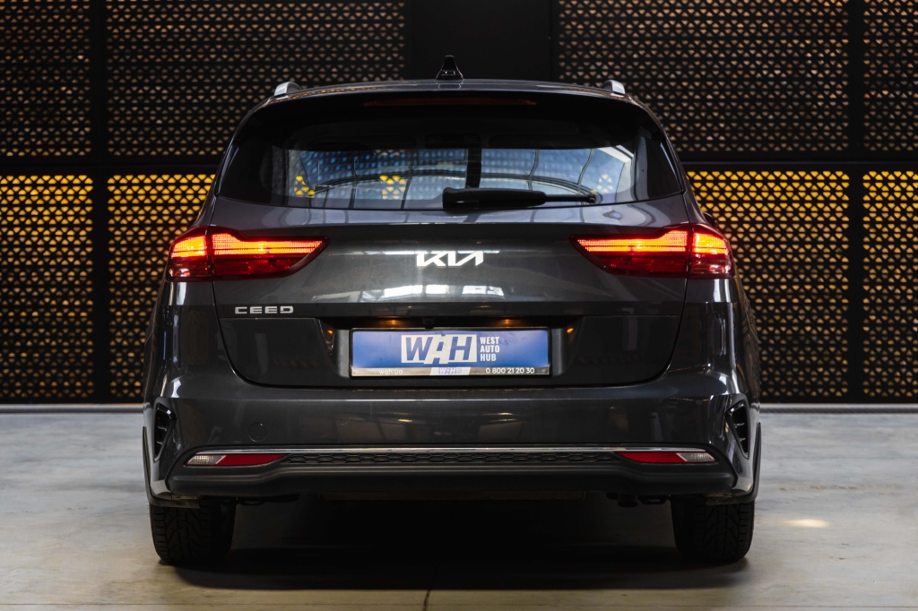 Kia Ceed 2023 фото Kia Ceed 2023 фото 9