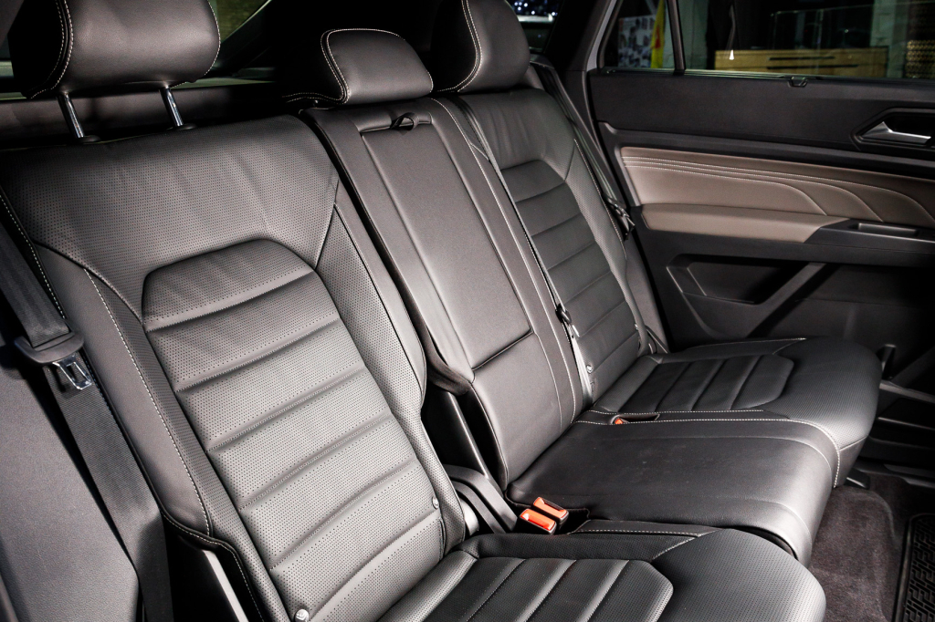 Volkswagen Atlas Cross Sport SEL Premium R-Line 2021 photo 40