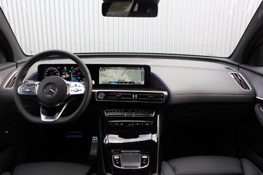 Mercedes-AMG EQC 400 2021 photo 6