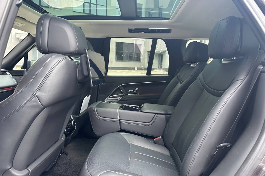 Land Rover Range Rover 3.0 D350 MHEV AWD First Edition  2023 photo 18