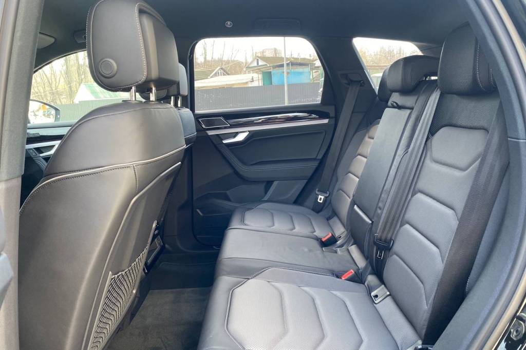 Volkswagen Touareg PLATINUM 2022 photo 16