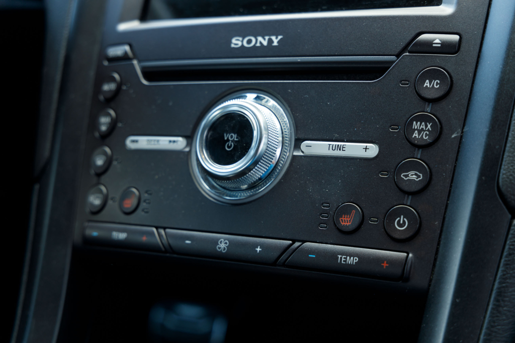 Ford Fusion Titanium 2016 фото 12