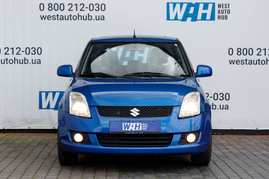 Suzuki Swift 2010 фото 1