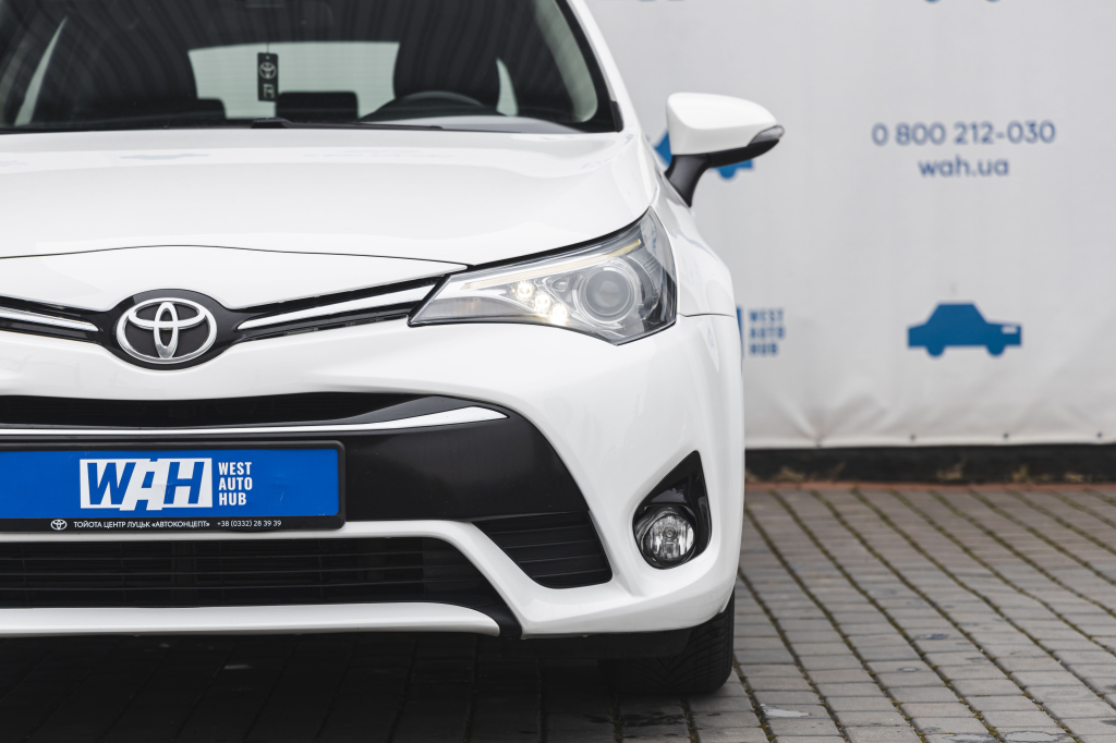 Toyota Avensis 2016 photo 2