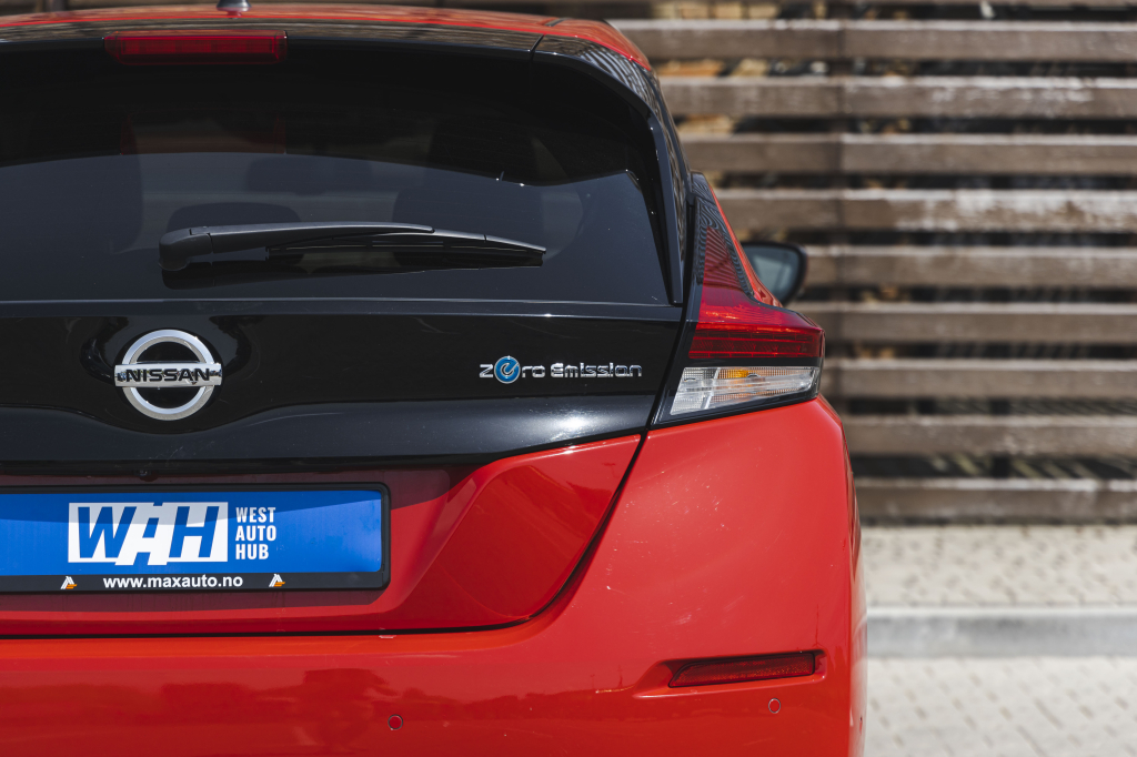 Nissan Leaf Tekna 2018 фото 10