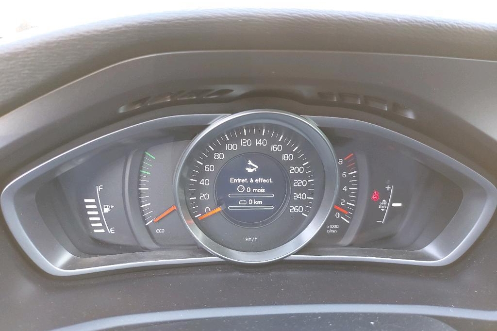 Volvo V40 2019 photo 33