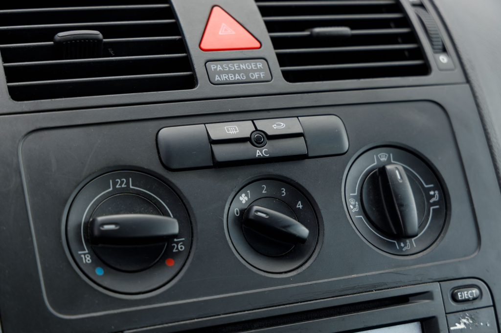 Volkswagen Touran MPI 2003 фото 10