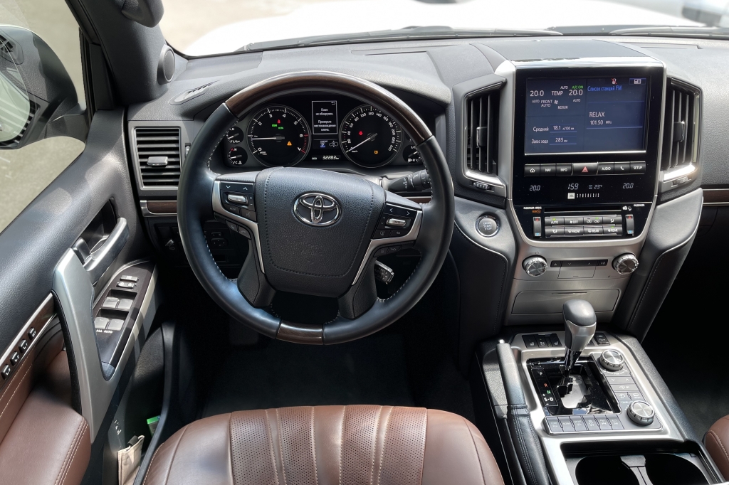 Toyota Land Cruiser 200 Executive Lounge 2019 photo 14
