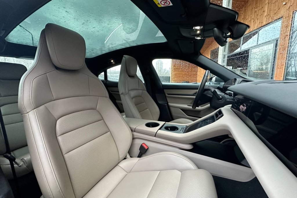 Porsche Taycan 4S 2020 photo 16