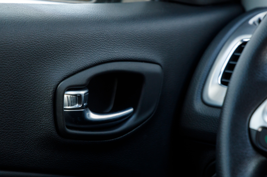 Jeep Compass 2018 фото 17