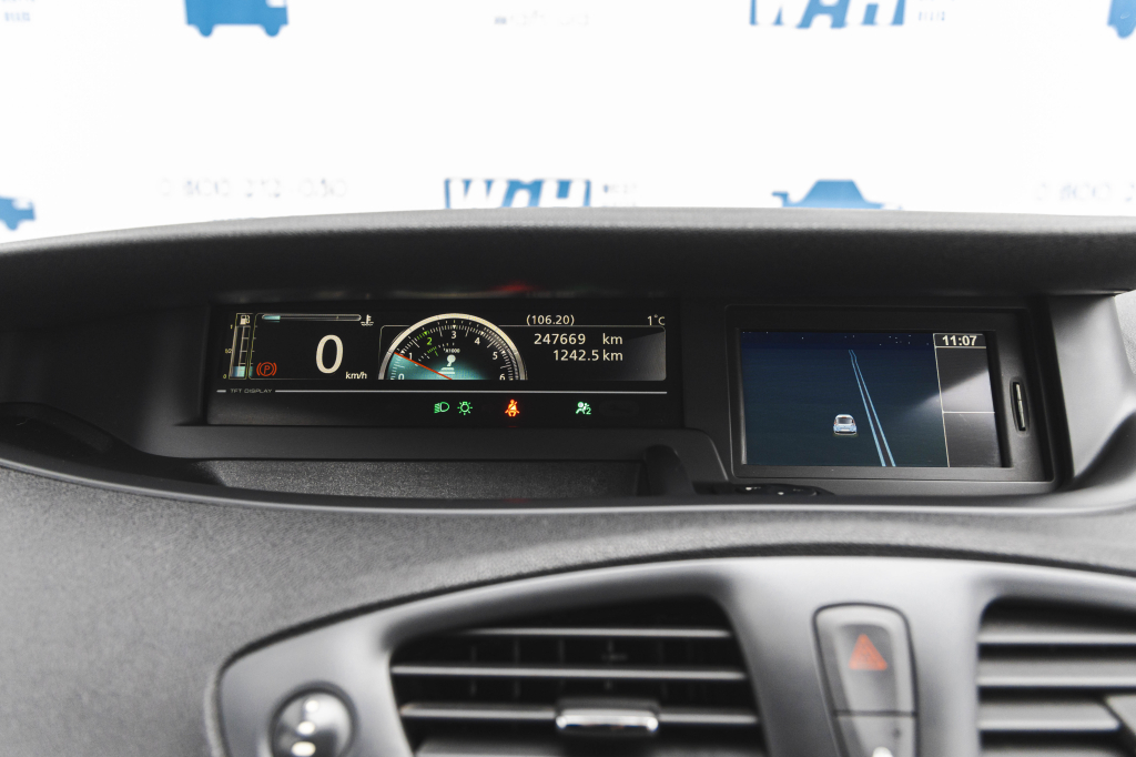 Renault Scenic 2013 фото 24