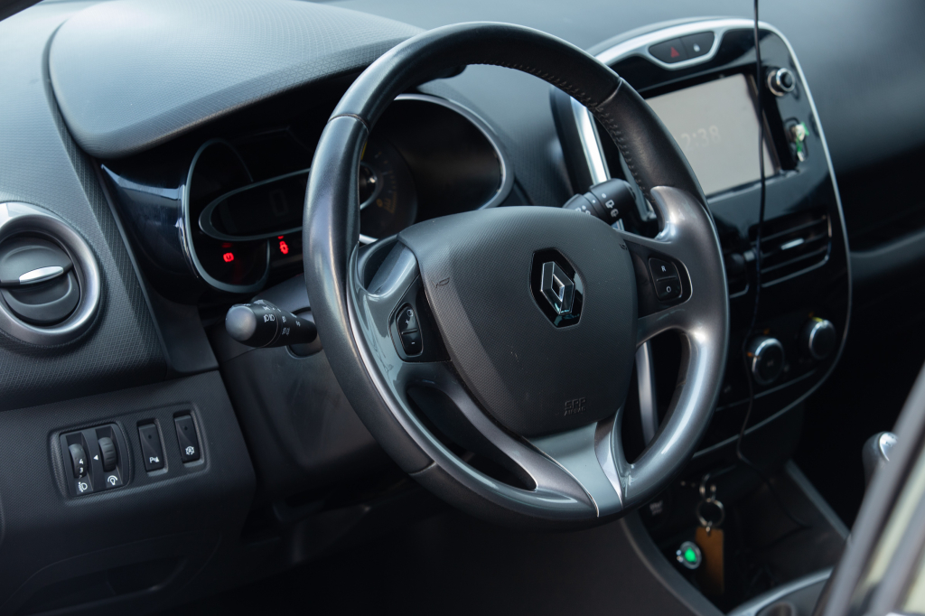 Renault Clio 2015 фото 19